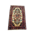 Poshti Orientteppich Beige Rot Medaillon, 96 × 59 cm (3,1 × 1,9 ft), handgeknüpftes Unikat